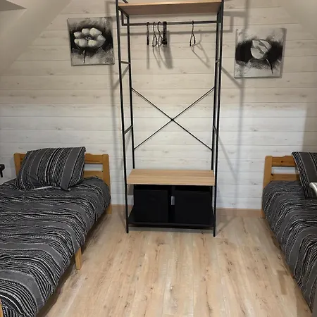 Les Rolliannes Maison Au Village Nyaraló Surques